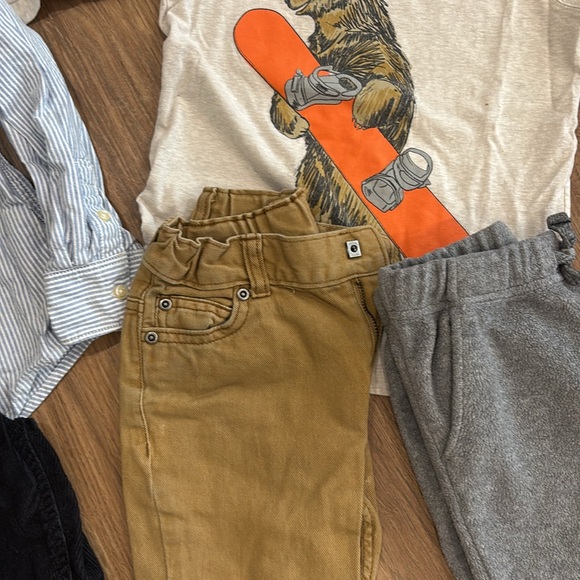 Carters 5 -5t Boys bundle - Picture 3 of 3